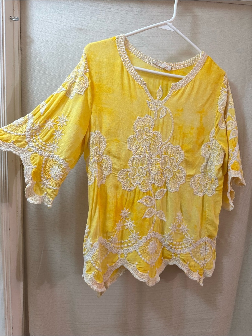 Solitaire Yellow Embroidered Floral Boho Rayon Blouse Cutwork Top Medium